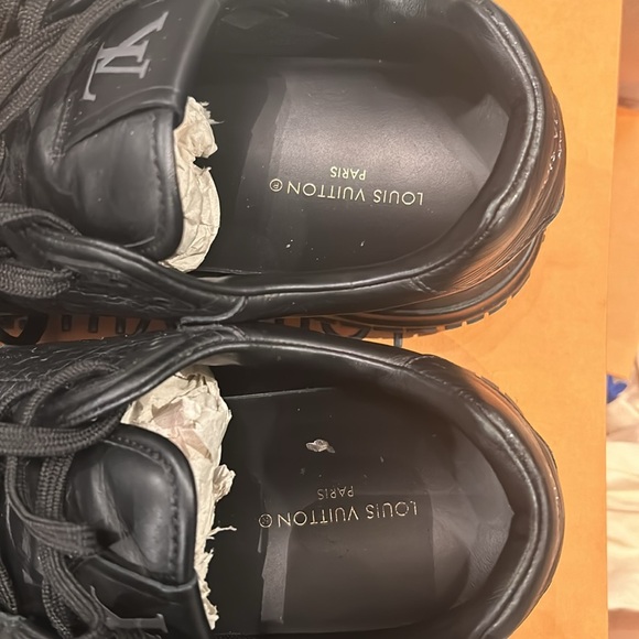 Black LV runners like new very clean!! Few wears just needs a wipe down - Picture 2 of 6